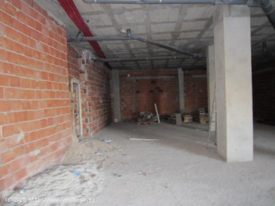 LOCAL COMERCIAL DE 150 M2 EN LA HOYA - MURCIA