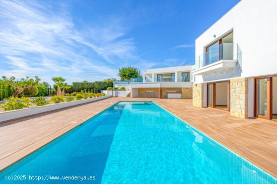 Villa en venta en Alfaz del Pi (Alicante)