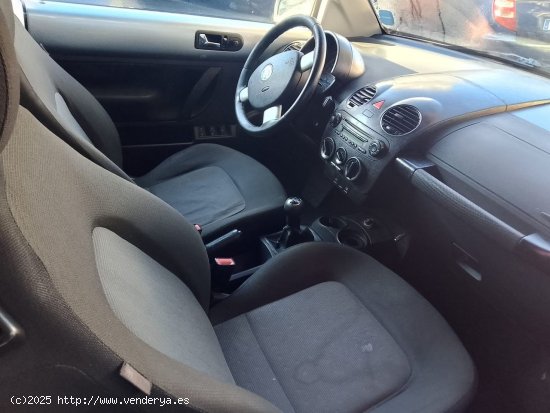 Volkswagen Beetle Cabrio 1.6 - Cornellà