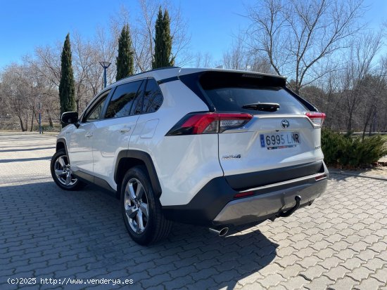 Toyota Rav4 Advance 220H 2.5 218cv. *IVA deducible* *Garantía Toyota* *Año 2021* *Nacional* - Madr