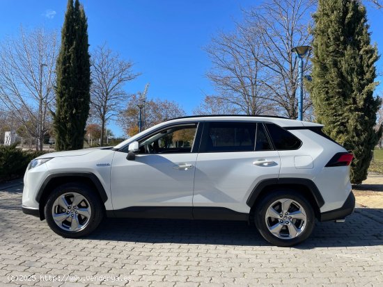 Toyota Rav4 Advance 220H 2.5 218cv. *IVA deducible* *Garantía Toyota* *Año 2021* *Nacional* - Madr