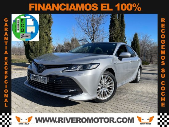  Toyota Camry Advance 220H 2.5 218cv. *IVA deducible* *39.000 km* *2020* *Garantía Toyota* *Nacional 