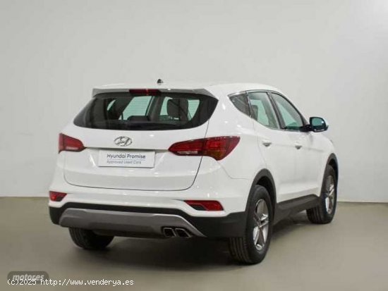 Hyundai Santa Fe Santa Fe 2.0CRDi 4x2 Essence 7s de 2018 con 146.800 Km por 18.990 EUR. en Cadiz