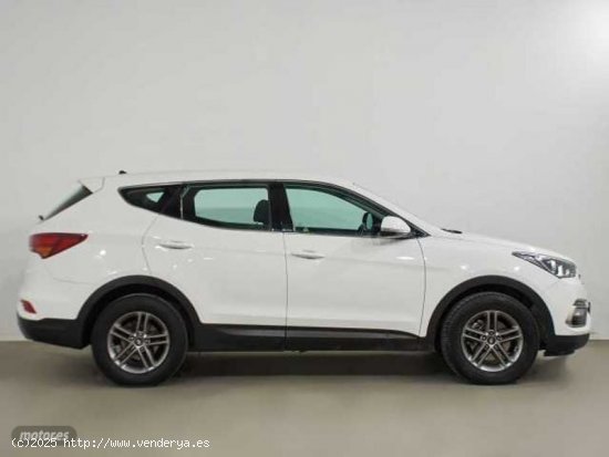 Hyundai Santa Fe Santa Fe 2.0CRDi 4x2 Essence 7s de 2018 con 146.800 Km por 18.990 EUR. en Cadiz