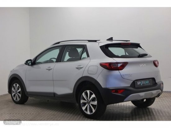 Kia Stonic 1.0 T-GDi MHEV Drive iMT 74 kW (100 CV) de 2022 con 68.082 Km por 17.990 EUR. en MADRID