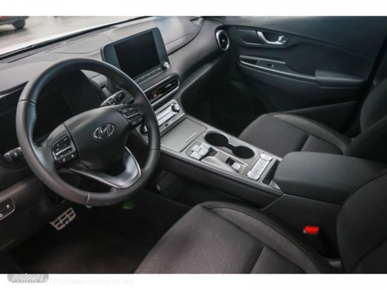 Hyundai Kona Electric EV Maxx 100 kW (136 CV) de 2023 con 629 Km por 28.990 EUR. en MADRID