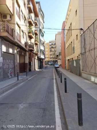 LOCAL COMERCIAL CON PATIO EN SANTA EULALIA - MURCIA