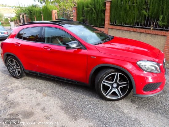 Mercedes Clase GLA 220D 4 MATIC AMG F1 PANORAMICO-NAVI-CAM-PIEL-FULLL de 2015 con 237.000 Km por 15.