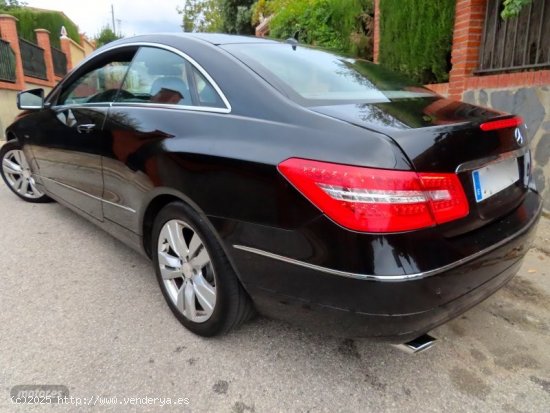 Mercedes Clase E COUPE 220D AVANTGARDE-PIEL-BIXENON LEDS-NAVI-PARK de 2012 con 302.000 Km por 8.500 