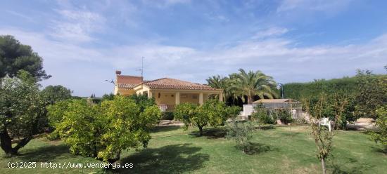 Chalet en venta Olocau - VALENCIA