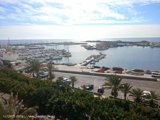  PISO EN PRIMERA LINEA DEL PASEO MARÍTIMO DE ADRA - ALMERIA 