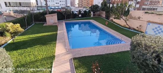 FANTASTICO APARTAMENTO DE 3 DORMITORIOS 2 BAÑOS , REFORMADO CON VISTAS AL MAR,, ZONA MERCADONA - AL