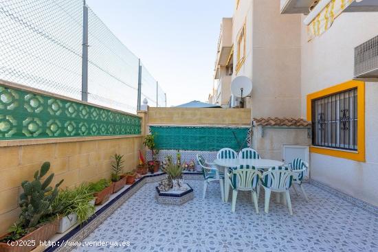 BUNGALOW PLANTA BAJA CON PISCINA Y VISTAS DESPEJADAS AL PARQUE AROMÁTICO - ALICANTE