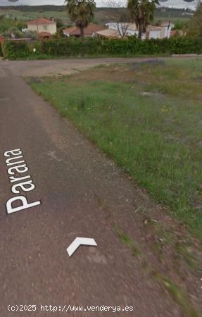 ¡Oportunidad Única de Parcela en la Urb. Los Rostros, Ctra. Sevilla! - BADAJOZ