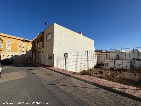  TERRENO URBANO DIRECTO EN VENTA - ALMERIA 