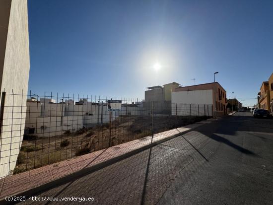 TERRENO URBANO DIRECTO EN VENTA - ALMERIA