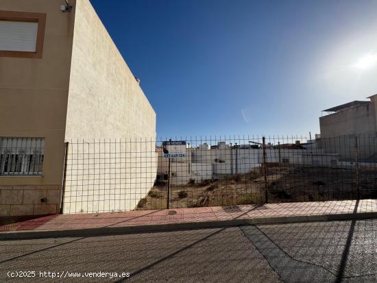 TERRENO URBANO DIRECTO EN VENTA - ALMERIA