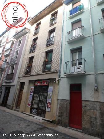 LOCAL AMPLIO COMPLETAMENTE REFORMADO EN CASCO VIEJO AL LADO DEL ASCENSOR - NAVARRA