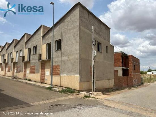 Venta de Casas Adosadas en construcción (WIP) en La Albuera - Badajoz - BADAJOZ