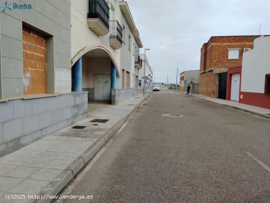 Venta de Local en Talavera la Real (Badajoz) - BADAJOZ