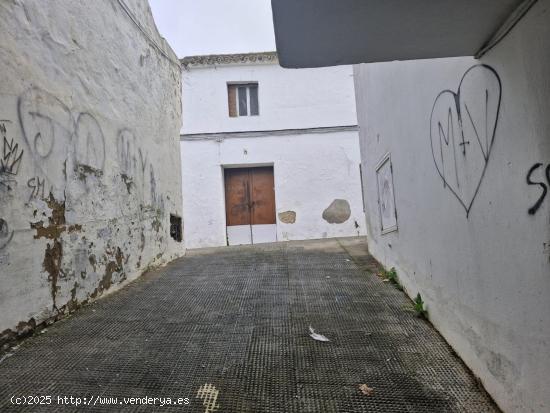 SE VENDE PLAZA DE PARKING EN EL CENTRO DE MEDINA SIDONIA - CADIZ