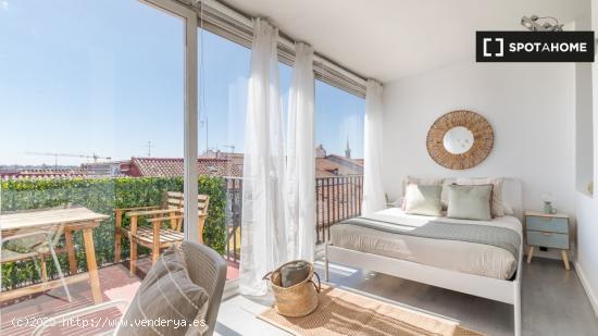 Piso tipo loft de 2 dormitorios en alquiler en el centro de Madrid - MADRID