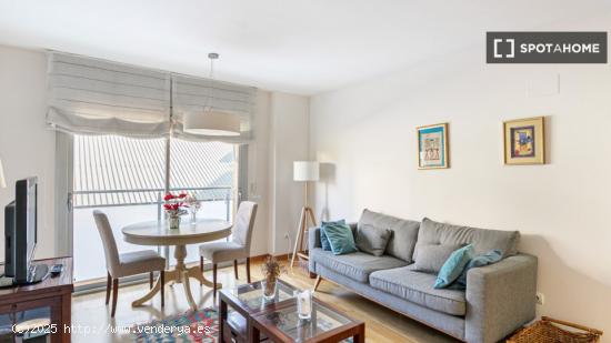 Acogedor apartamento amueblado en Carrer de Calabria - BARCELONA