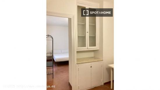 Habitación en piso compartido en barcelona. - BARCELONA