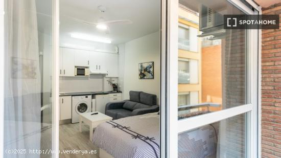 Apartamento amueblado moderno en Les Corts - BARCELONA