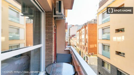 Apartamento amueblado moderno en Les Corts - BARCELONA