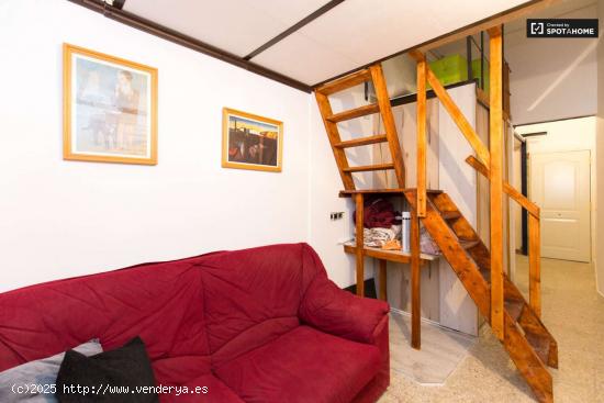  Acogedor apartamento estudio con dormitorio tipo loft en alquiler en San Francisco Javier - GRANADA 