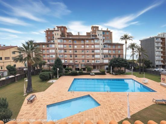 Preciosa casa adosada con jardín y piscina en Vilassar de Mar a 2 minutos de la playa - BARCELONA