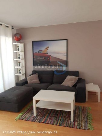 BONITO APARTAMENTO PARA TODO EL AÑO EN ROSAS