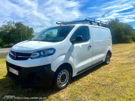  Opel Vivaro 1.5 / 100CV de 2020 con 77.000 Km por 18.900 EUR. en Sevilla 