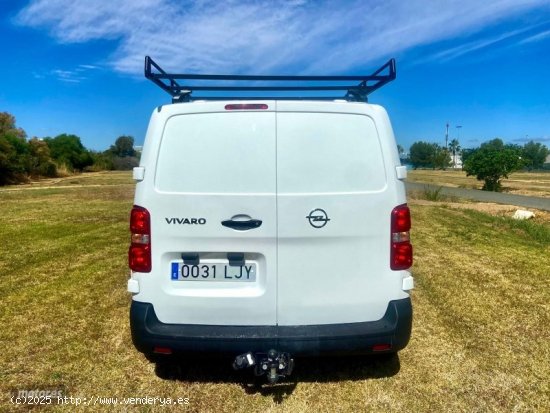 Opel Vivaro 1.5 / 100CV de 2020 con 77.000 Km por 18.900 EUR. en Sevilla