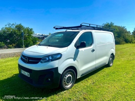  Opel Vivaro 1.5 /100CV de 2020 con 122.000 Km por 16.800 EUR. en Sevilla 