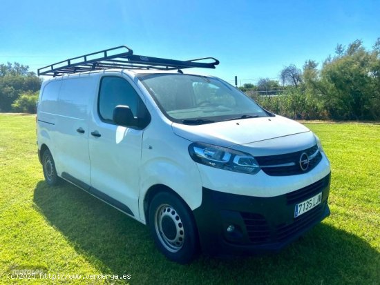 Opel Vivaro 1.5 /100CV de 2020 con 122.000 Km por 16.800 EUR. en Sevilla