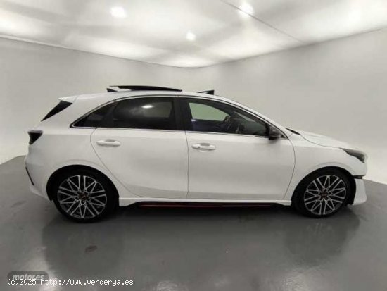 Kia Ceed 1.6 T-GDI Eco-Dynamics GT DCT 204 de 2023 con 35.400 Km por 27.900 EUR. en Barcelona