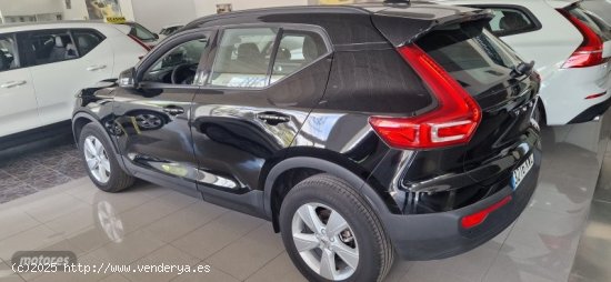 Volvo XC40 2.0 D3 150 de 2019 con 65.000 Km por 28.500 EUR. en Caceres