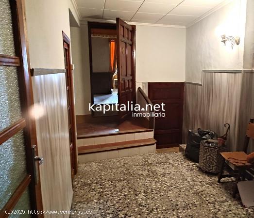 CASA A LA VENTA EN BOCAIRENT, UBICADA EN EL CASCO ANTIGUO DEL PUEBLO. - VALENCIA