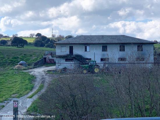 TERRENO CON VARIAS EDIFICACIONES - CANTABRIA