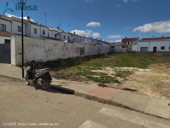 Venta de Suelo Urbano Residencial en Sector JUAN PABLO II Azuaga (Badajoz) - BADAJOZ