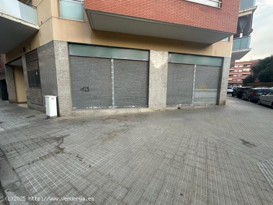 ¡Gran Oportunidad! Local en Venta en Viladecans con Amplias Posibilidades - BARCELONA