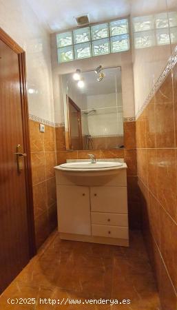 APARTAMENTO EN EL RAVAL. SE VENDE CON INQUILINOS! - BARCELONA