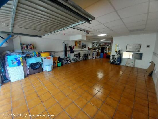 SE VENDE FANTASTICO CHALET URBANO - VALENCIA