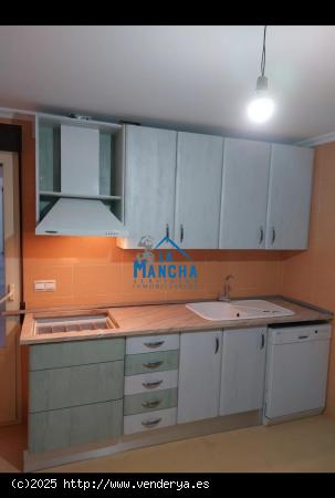 REF:Y066. INMOBILIARIA LA MANCHA VENDE FANTÁSTICO PISO CON PATIO EN MADRIGUERAS. - ALBACETE