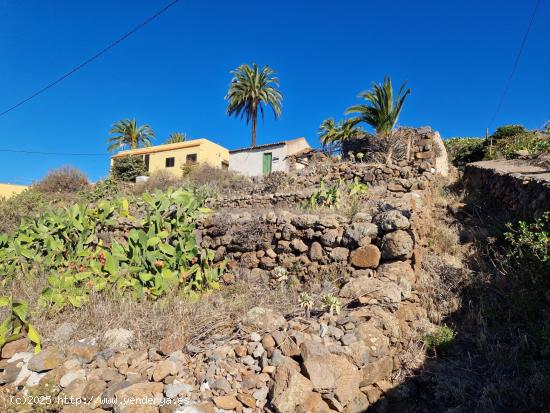 Bienvenido a la oportunidad de adquirir tu propio pedazo de paraíso en Alajero, La Gomera - SANTA C