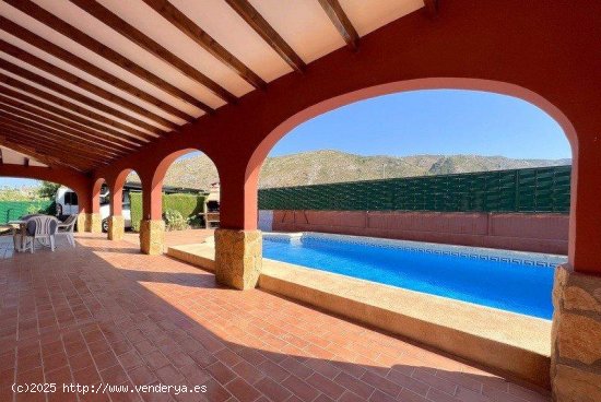 Finca en venta en Pedreguer (Alicante)