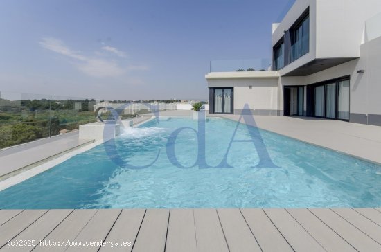 Villa en venta en Orihuela (Alicante)