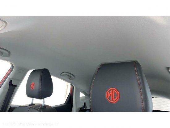 MG ZS 1.5 Luxury - 